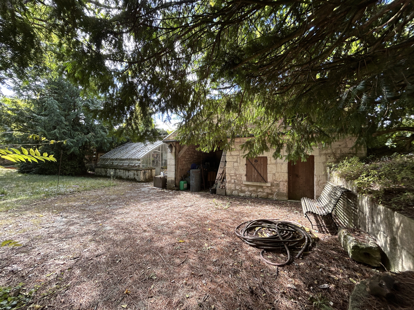 Image_, Propriete, Loches, ref :2168N
