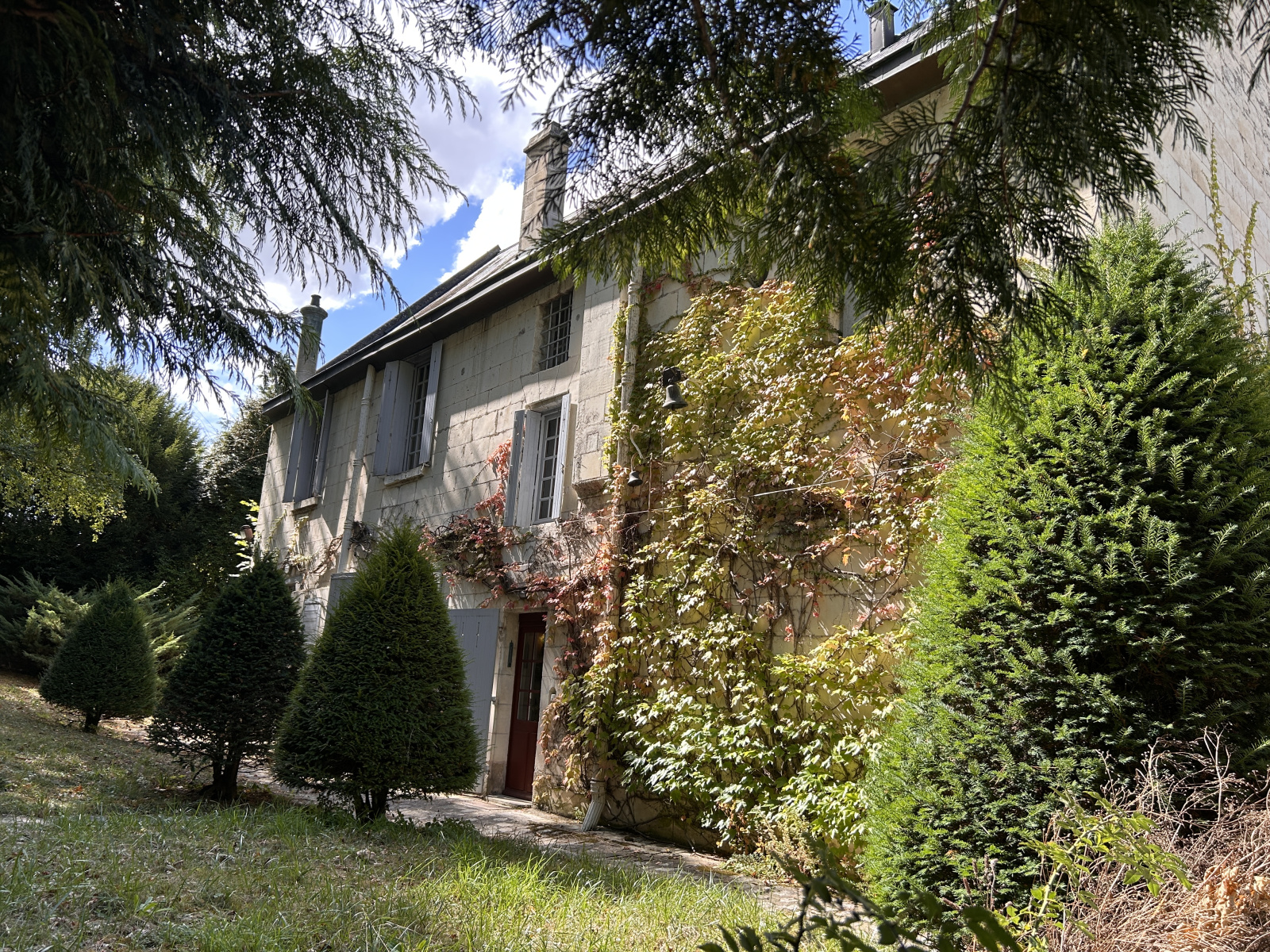Image_, Propriete, Loches, ref :2168N